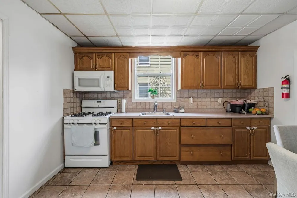 29 Blauvelt Avenue West Haverstraw, NY 10993