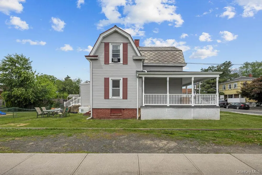 29 Blauvelt Avenue West Haverstraw, NY 10993