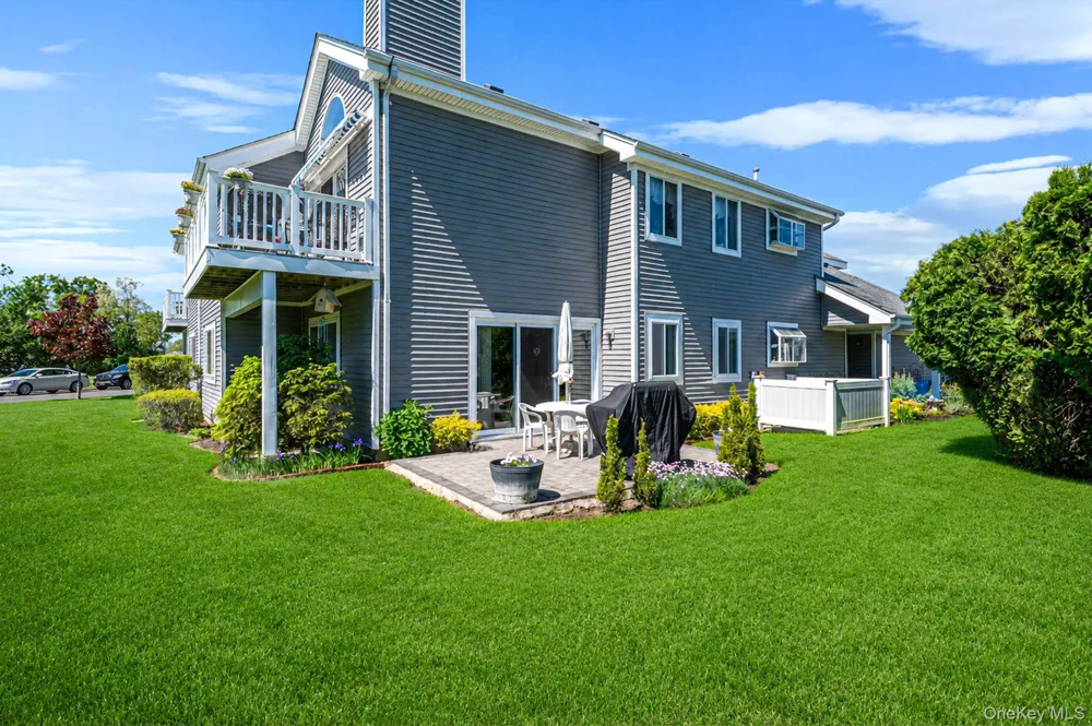 376 Quarry Pond Court Moriches, NY 11955