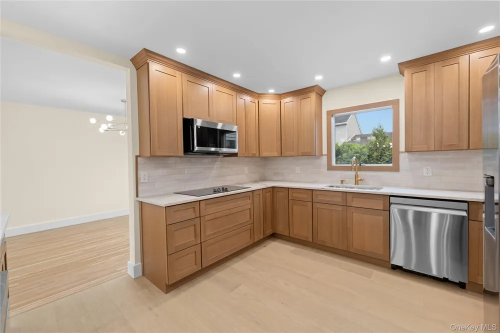 31 Cail Drive East Rockaway, NY 11518
