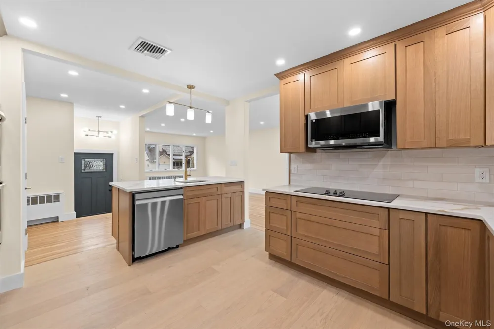 31 Cail Drive East Rockaway, NY 11518
