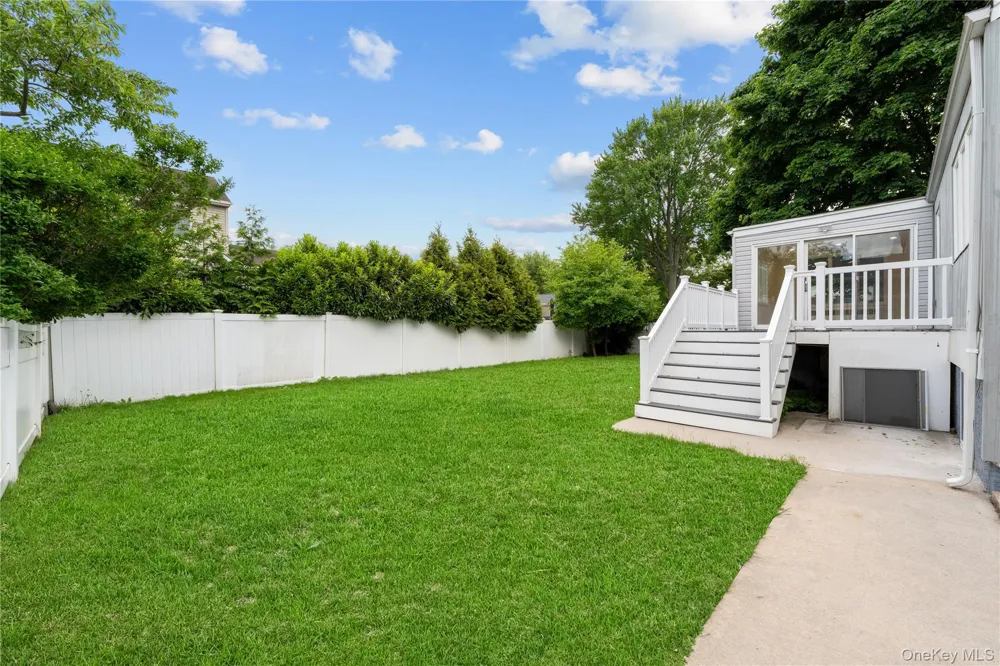 31 Cail Drive East Rockaway, NY 11518