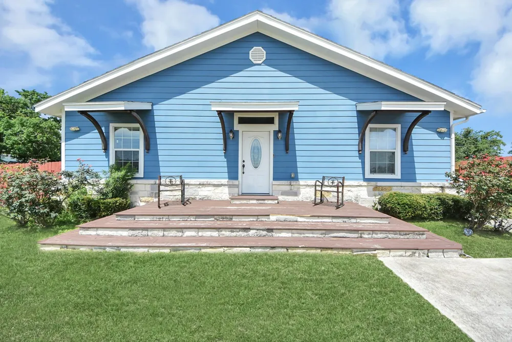 1106 S 8th Street La Porte, TX 77571