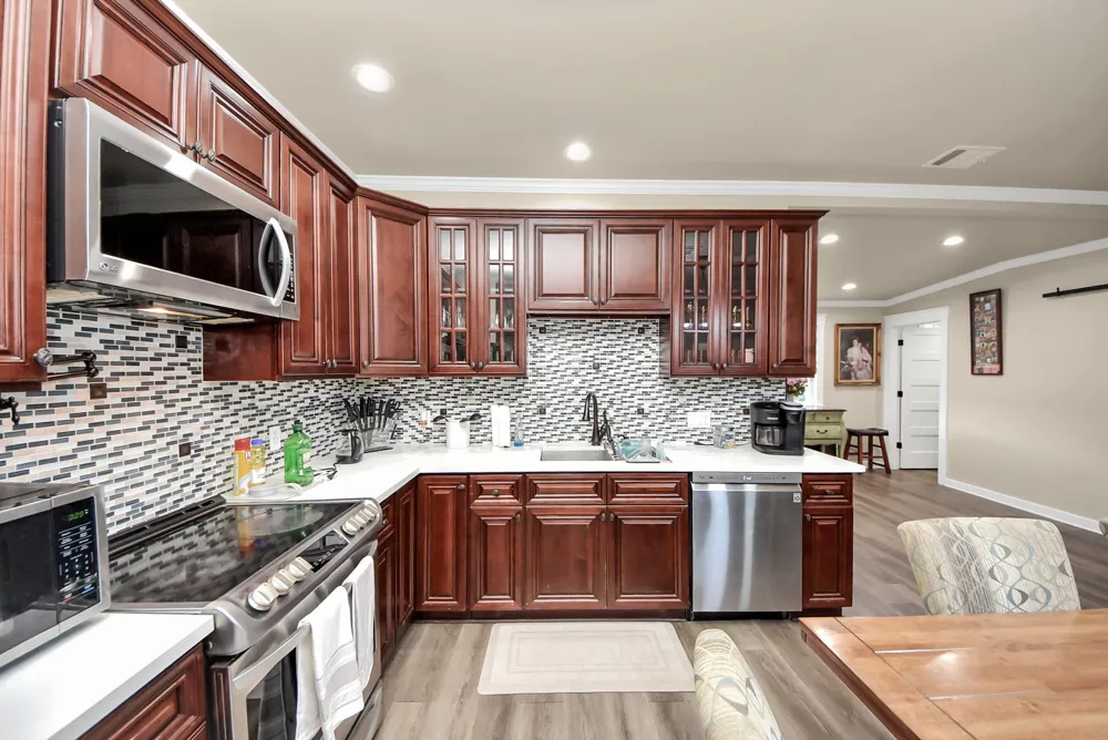 1106 S 8th Street La Porte, TX 77571