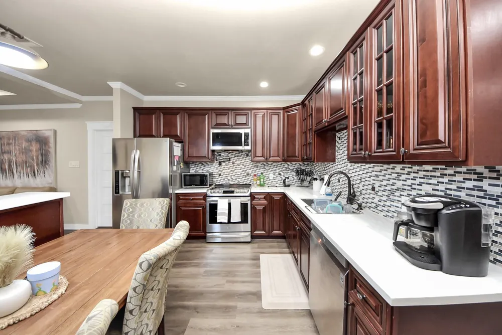 1106 S 8th Street La Porte, TX 77571