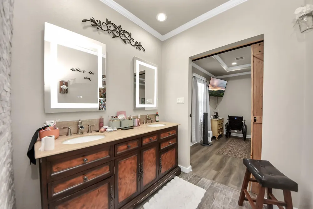 1106 S 8th Street La Porte, TX 77571