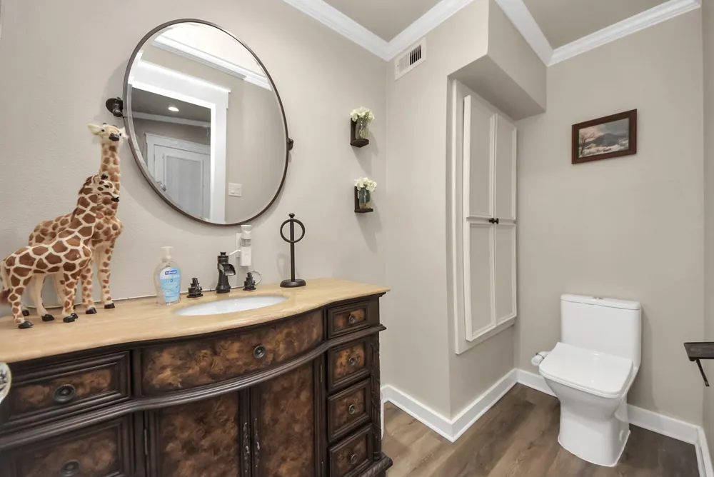 1106 S 8th Street La Porte, TX 77571