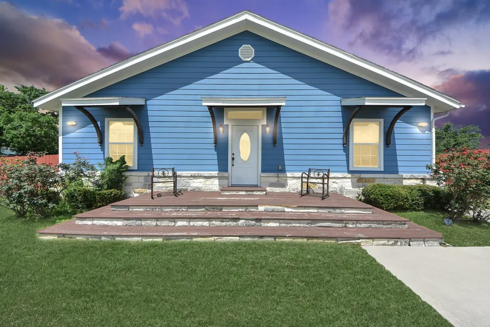 1106 S 8th Street La Porte, TX 77571
