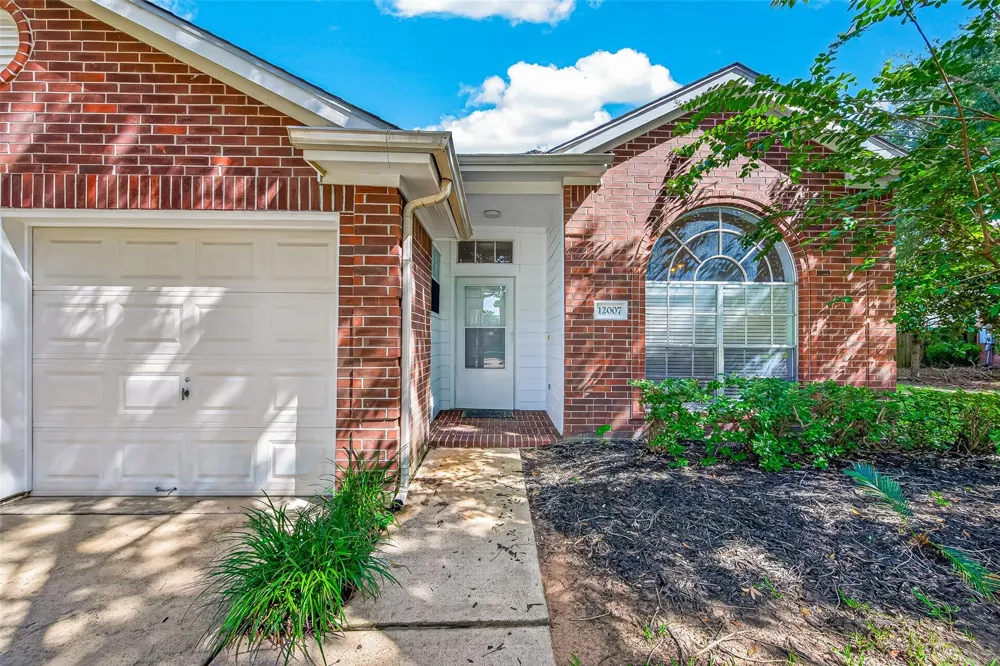 12007 Viola Court Pinehurst, TX 77362