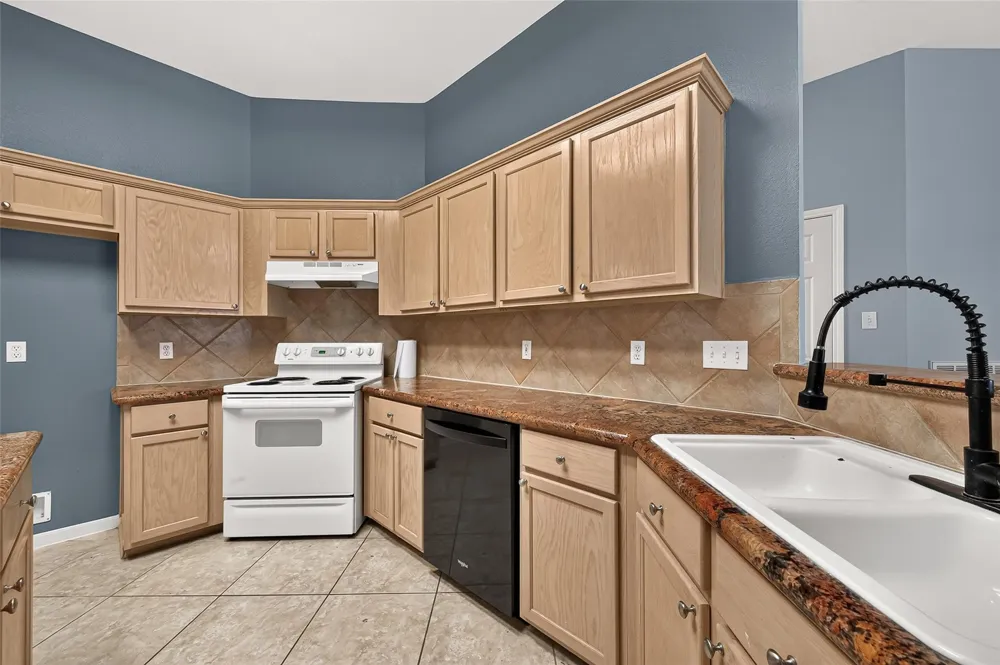 12007 Viola Court Pinehurst, TX 77362