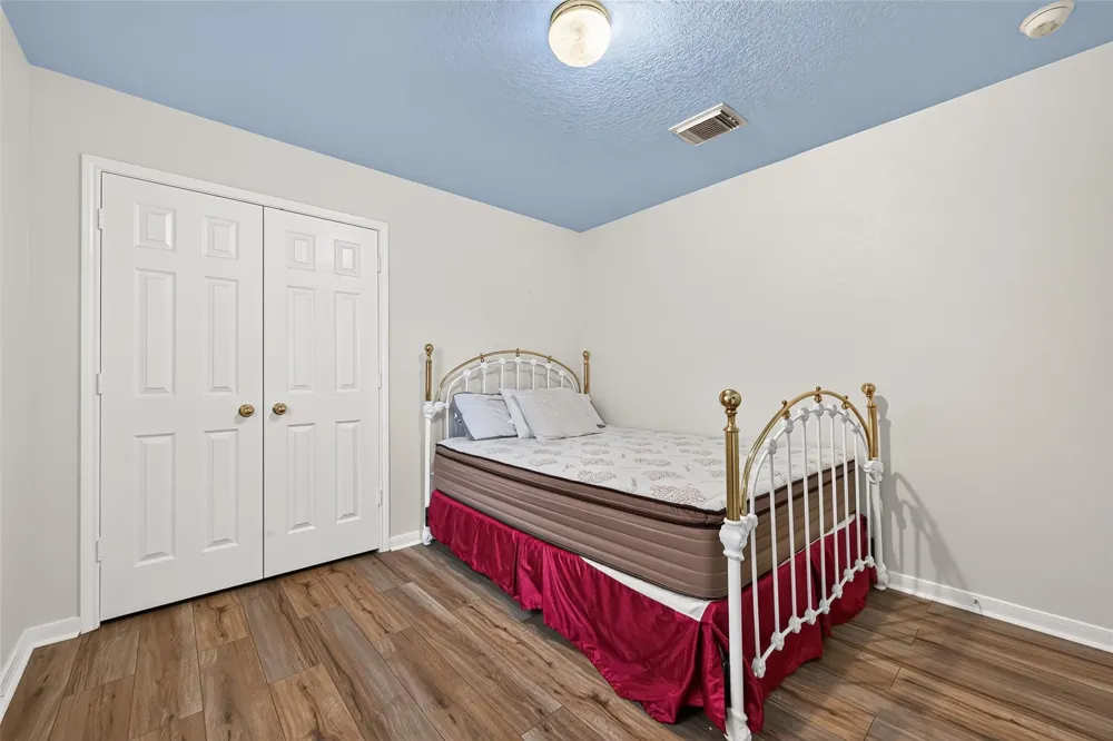 12007 Viola Court Pinehurst, TX 77362