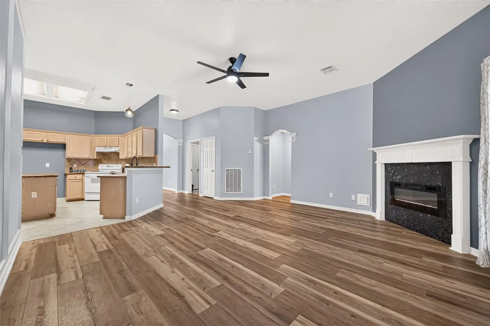 12007 Viola Court Pinehurst, TX 77362