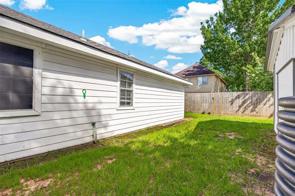 12007 Viola Court Pinehurst, TX 77362