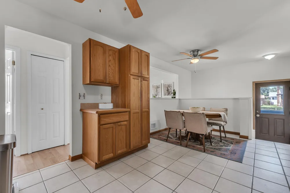 1243 Springer Street Westland, MI 48186