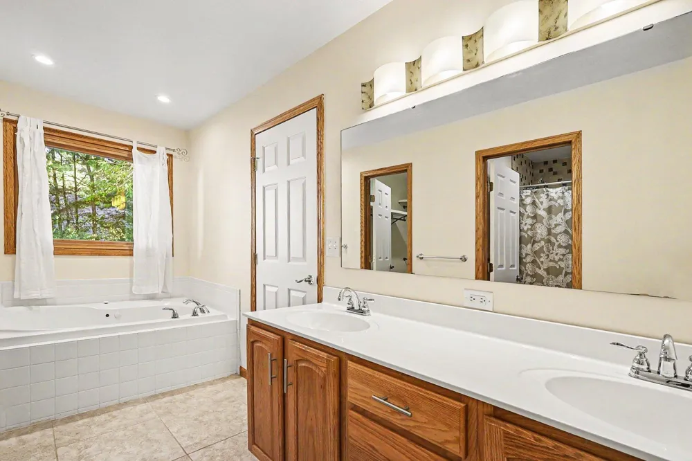 7474 Wiczer Drive Whitehall, MI 49461