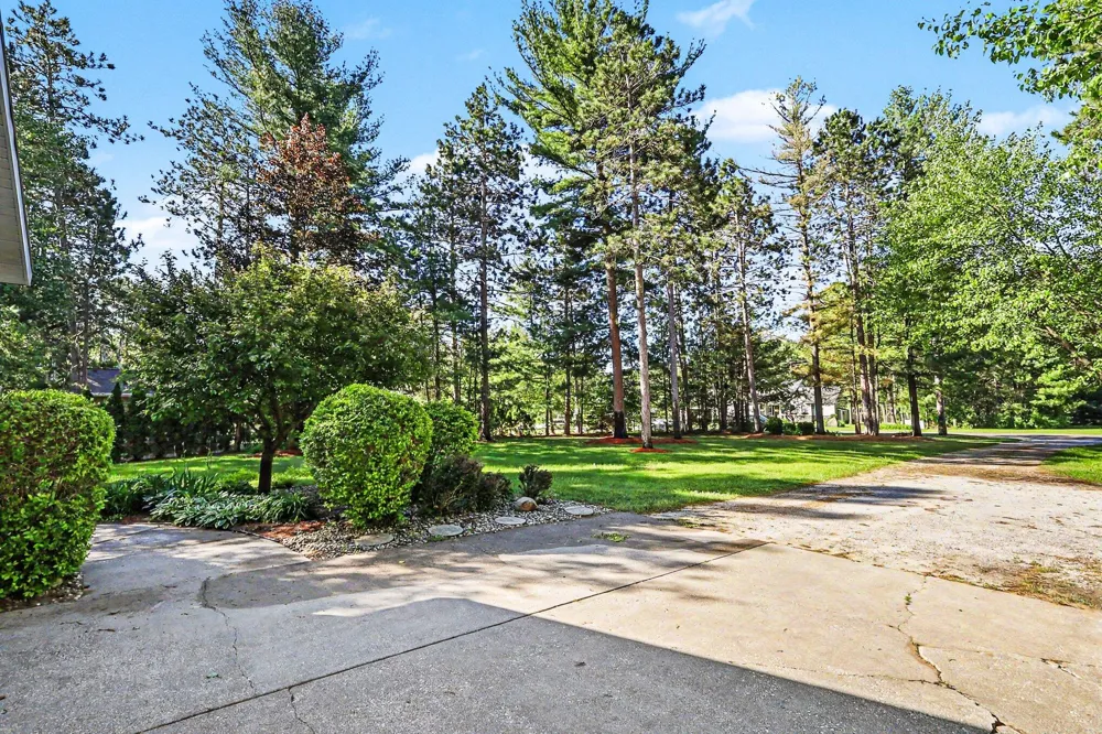 7474 Wiczer Drive Whitehall, MI 49461