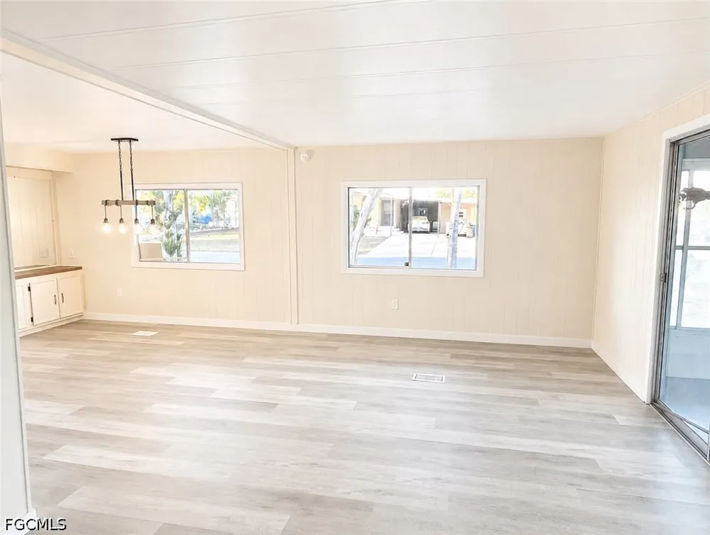 SALISBURY DRIVE Brooksville, FL 34613