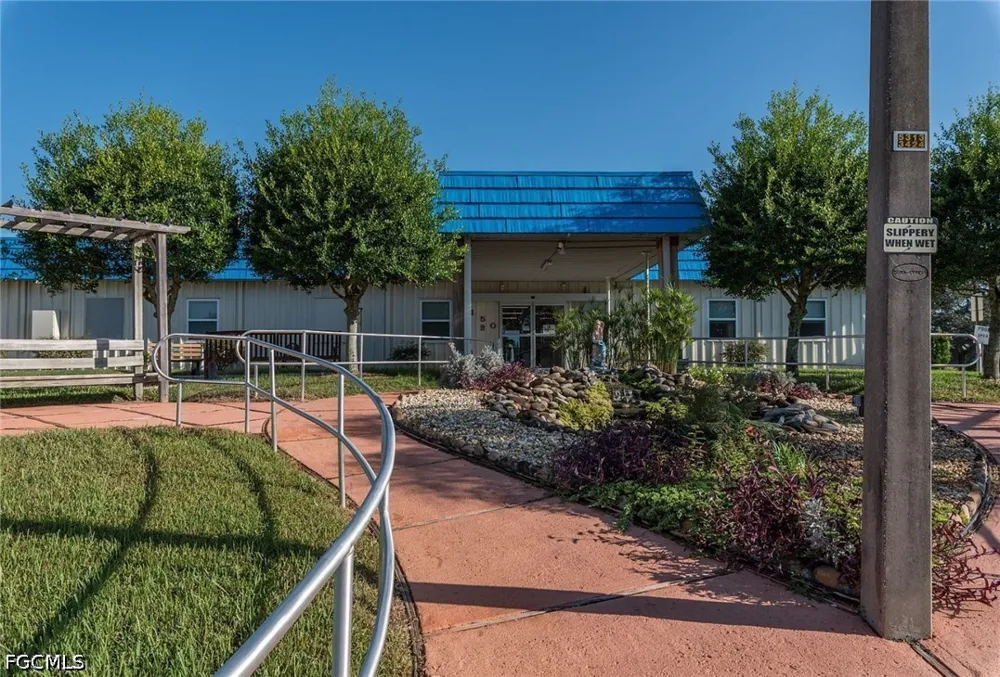 SALISBURY DRIVE Brooksville, FL 34613