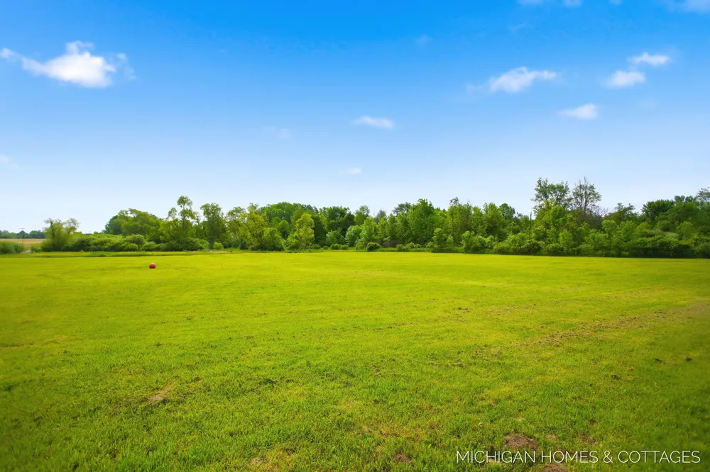 2695 62nd Street Fennville, MI 49408