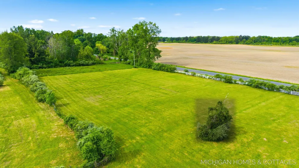 2695 62nd Street Fennville, MI 49408