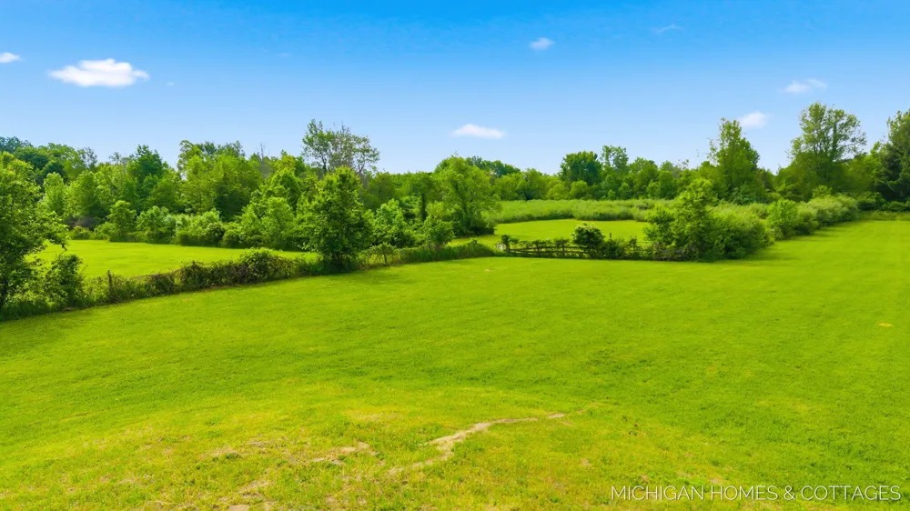 2695 62nd Street Fennville, MI 49408