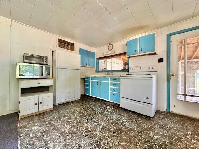 1846 W Tupper Heights Drive Lake Odessa, MI 48849