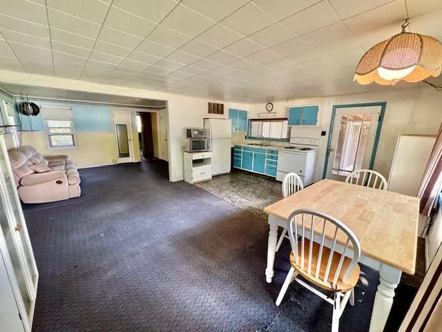 1846 W Tupper Heights Drive Lake Odessa, MI 48849