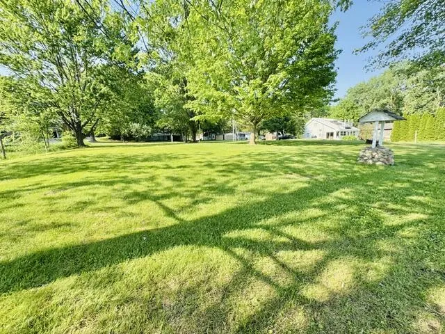 1846 W Tupper Heights Drive Lake Odessa, MI 48849