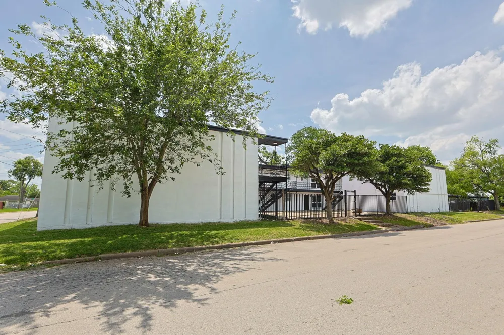 6840 Fairway Drive #1 Houston, TX 77087
