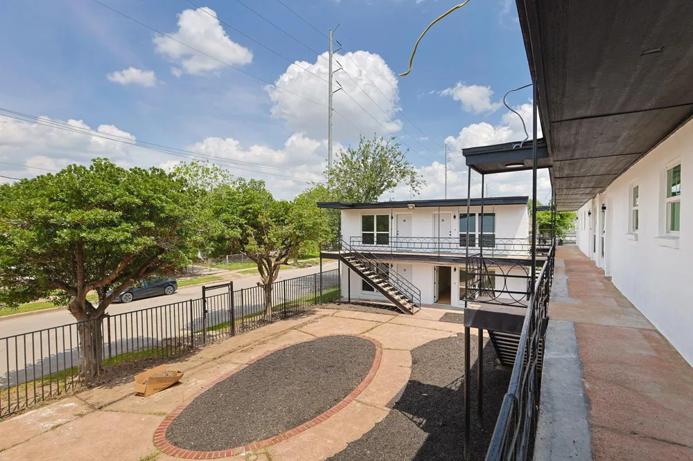 6840 Fairway Drive #1 Houston, TX 77087