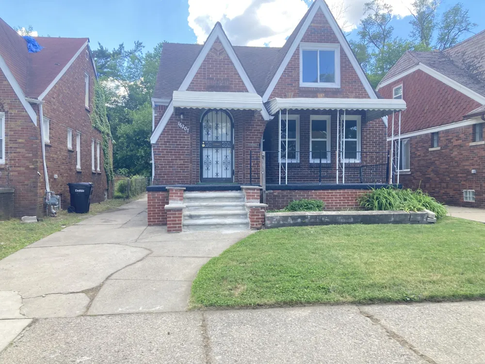 16207 Lesure Street Detroit, MI 48235