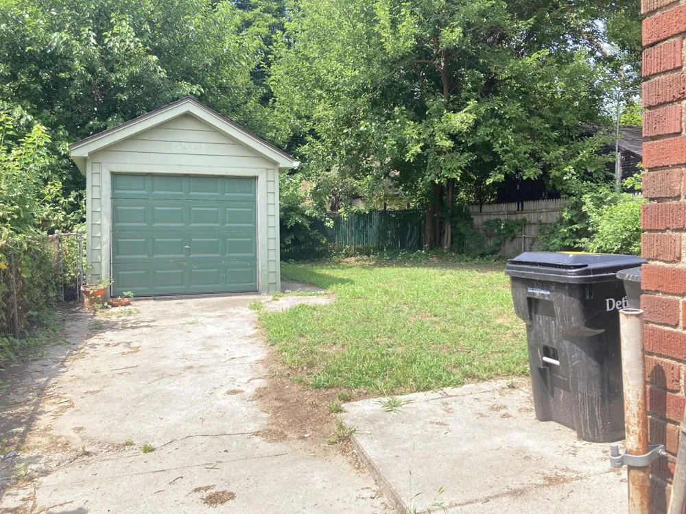 16207 Lesure Street Detroit, MI 48235