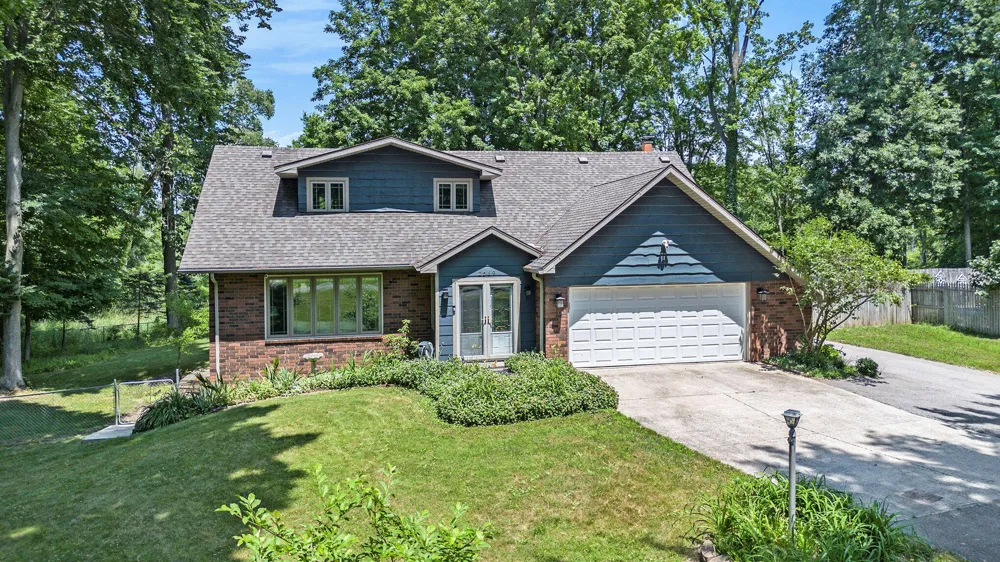 2569 Ridgewood Trail Berrien Springs, MI 49103