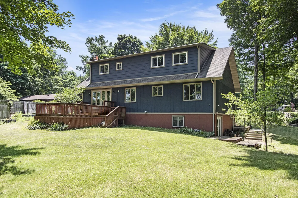 2569 Ridgewood Trail Berrien Springs, MI 49103