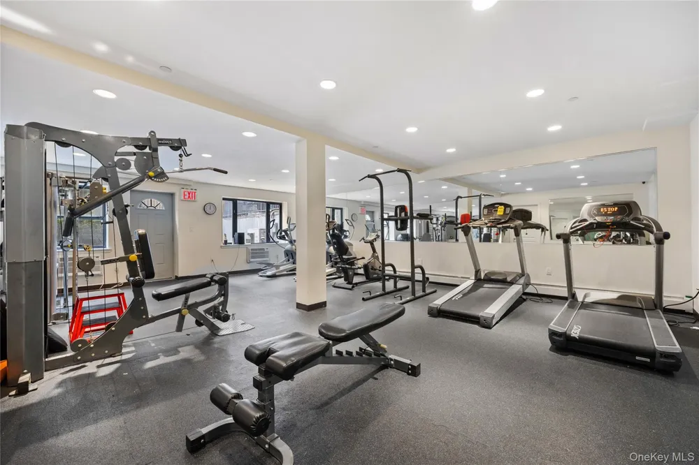 456 W 167th Street #6G New York (Manhattan), NY 10032