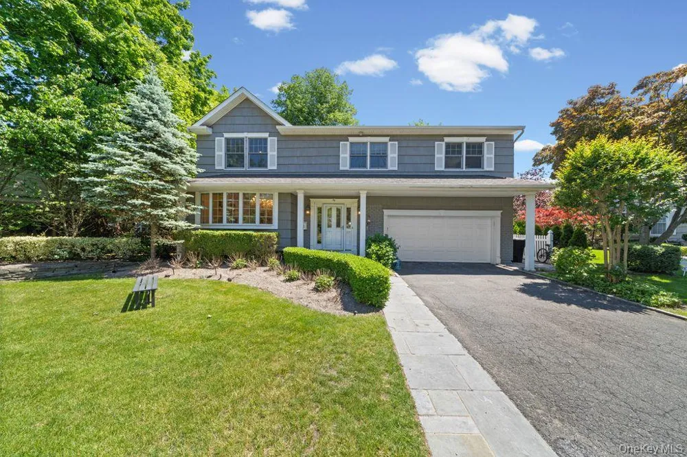 29 Waverly Place Lawrence, NY 11559