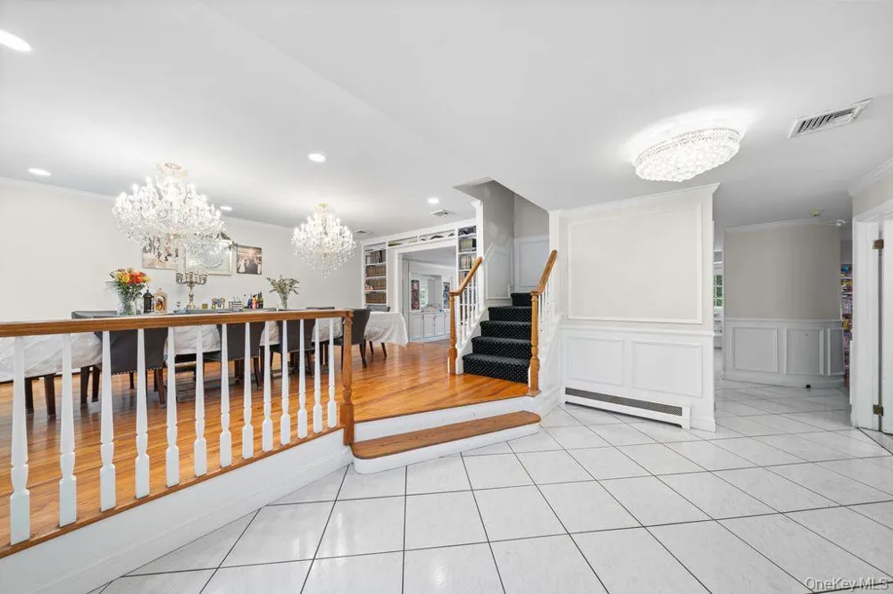 29 Waverly Place Lawrence, NY 11559