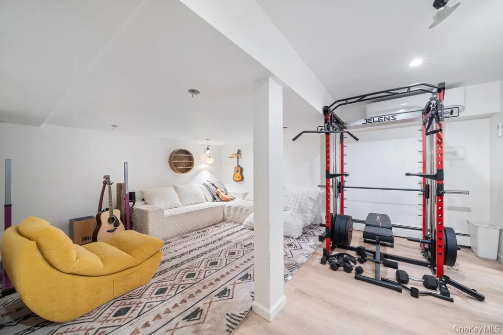 29 Waverly Place Lawrence, NY 11559