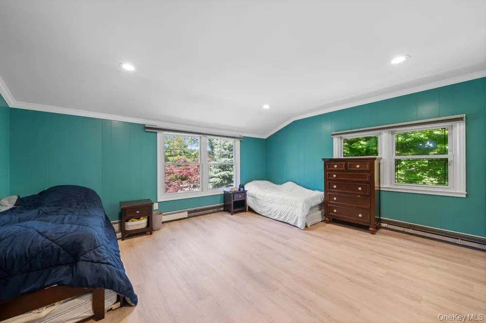 29 Waverly Place Lawrence, NY 11559