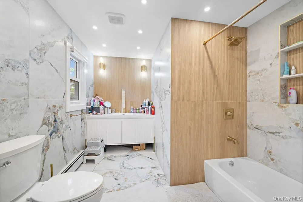 29 Waverly Place Lawrence, NY 11559
