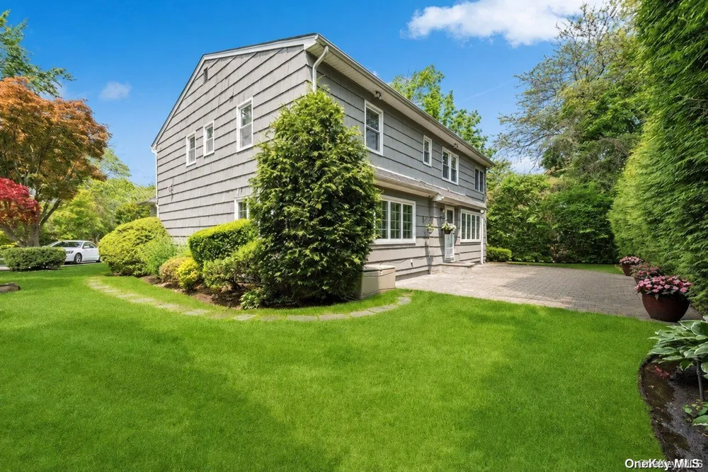 29 Waverly Place Lawrence, NY 11559
