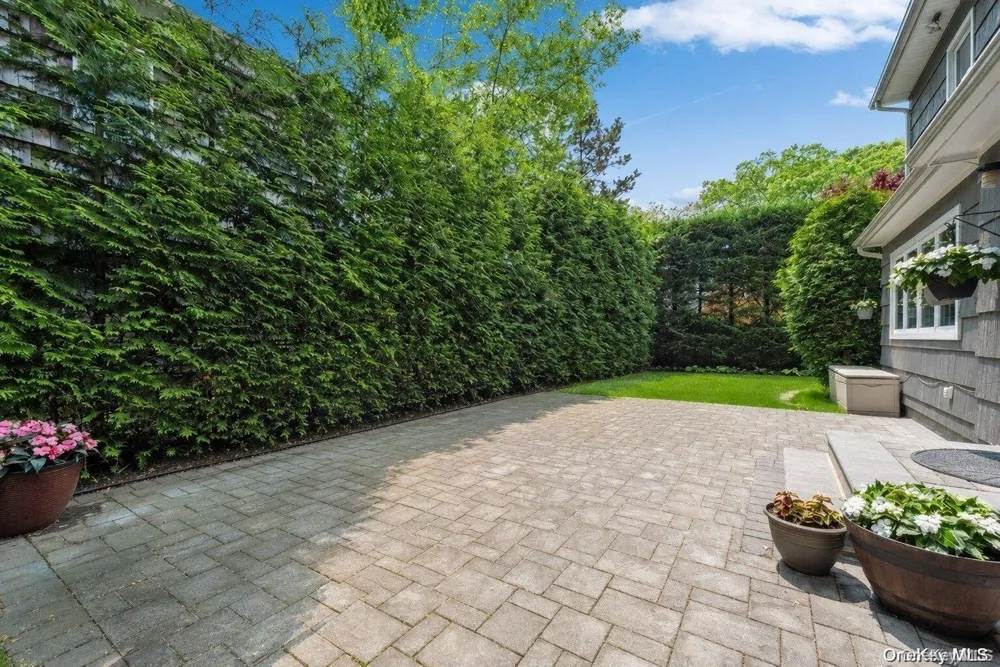 29 Waverly Place Lawrence, NY 11559