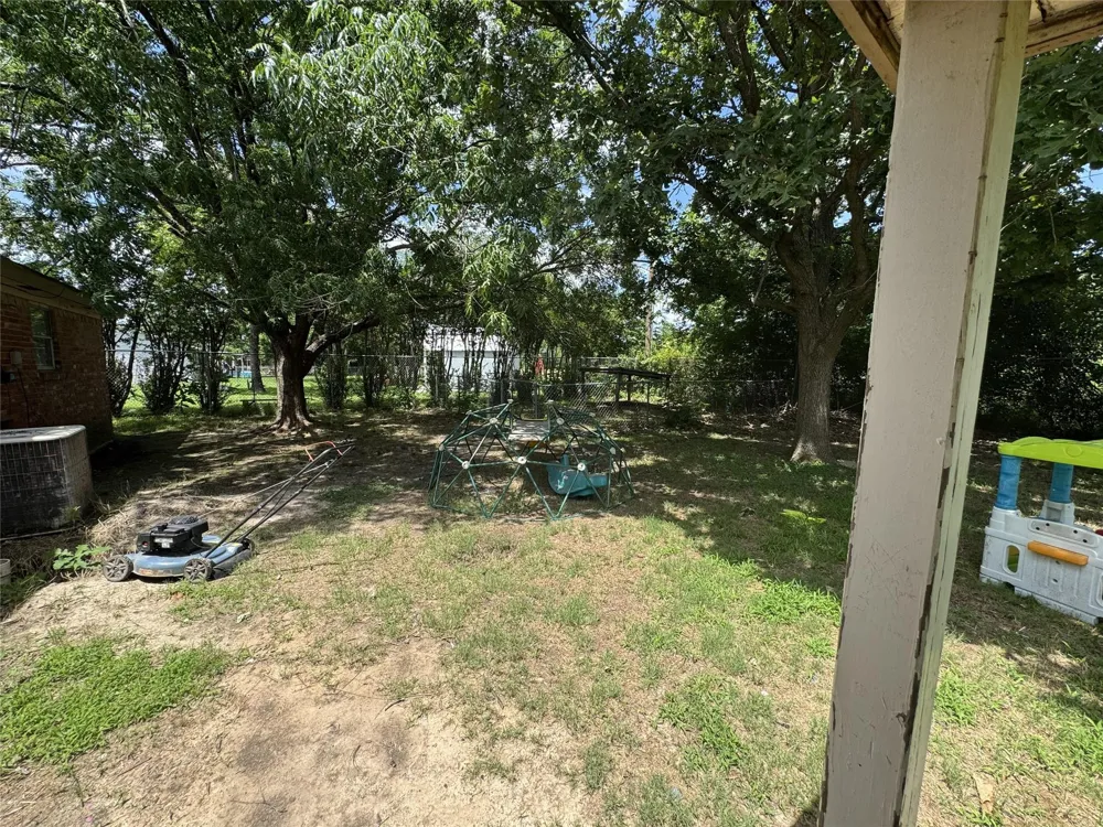 3041 Monroe Street Commerce, TX 75428