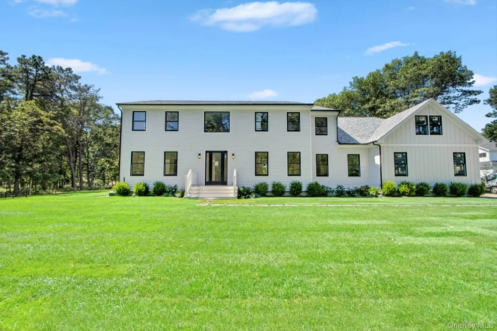 95 Summit Boulevard Westhampton, NY 11977