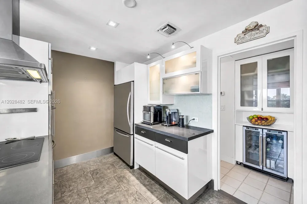 9102 W Bay Harbor Dr #3-C Bay Harbor Islands, FL 33154