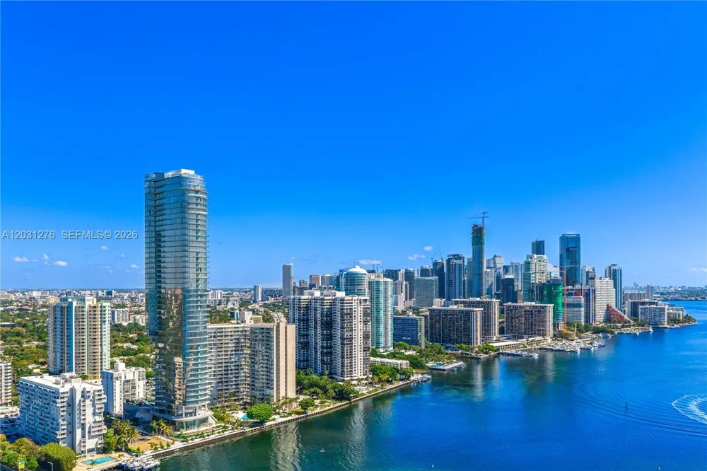 175 SE 25 Rd #3403 Miami, FL 33129