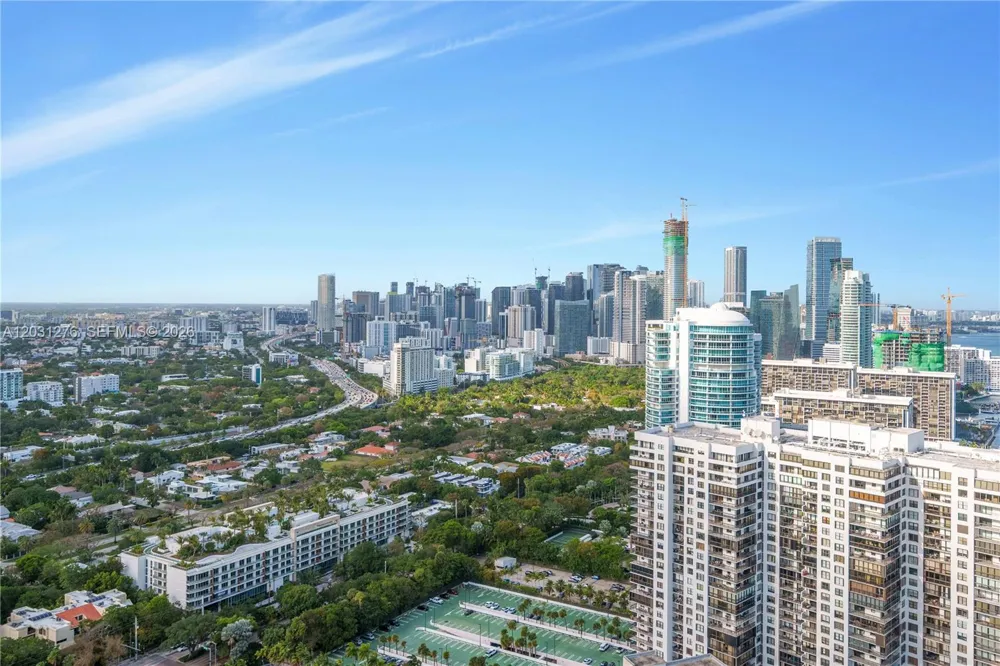 175 SE 25 Rd #3403 Miami, FL 33129