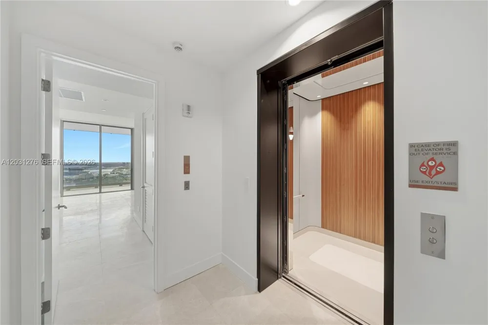 175 SE 25 Rd #3403 Miami, FL 33129