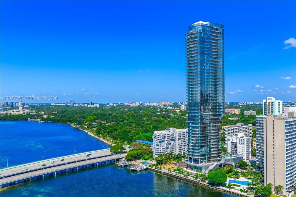 175 SE 25 Rd #3403 Miami, FL 33129