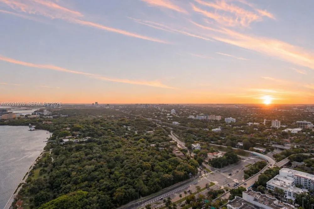 175 SE 25 Rd #3403 Miami, FL 33129